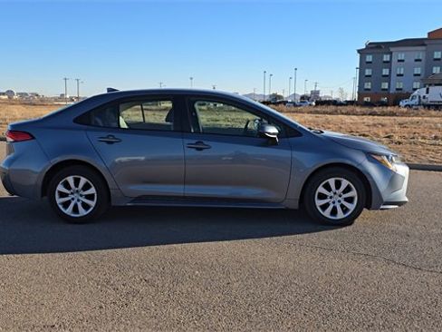 Used 2022 Toyota Corolla LE image 5