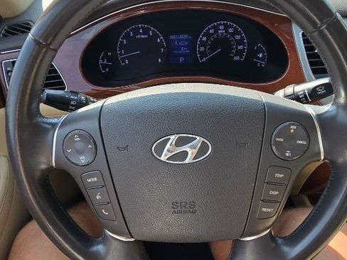 Used 2013 Hyundai Genesis 3.8 RWD image 24