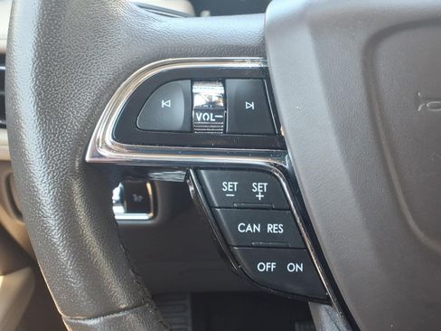 Certified 2023 Lincoln Nautilus AWD w/ Premium Package image 17