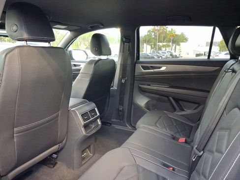 New 2026 Volkswagen Atlas Cross Sport SE image 5