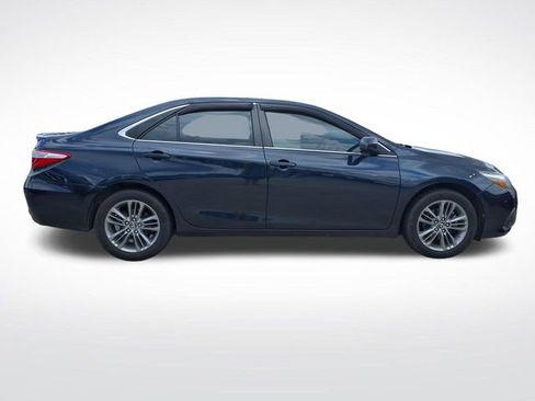 Used 2017 Toyota Camry SE w/ Moonroof Package FWD image 27