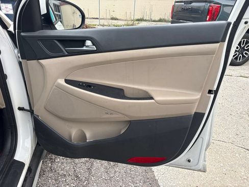 Used 2017 Hyundai Tucson SE Plus w/ Cargo Package FWD image 16