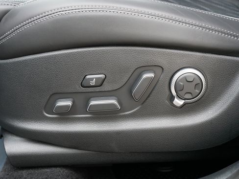 Used 2025 Genesis GV70 3.5T Sport w/ Sport Advanced Package image 20