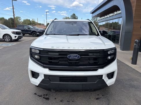 Used 2025 Ford Expedition Active image 3