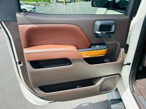 Used 2015 Chevrolet Silverado 1500 High Country w/ High Country Premium Package RWD image 26