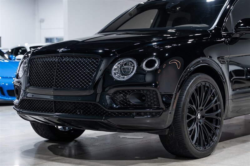 Used 2017 Bentley Bentayga AWD/4WD image 68