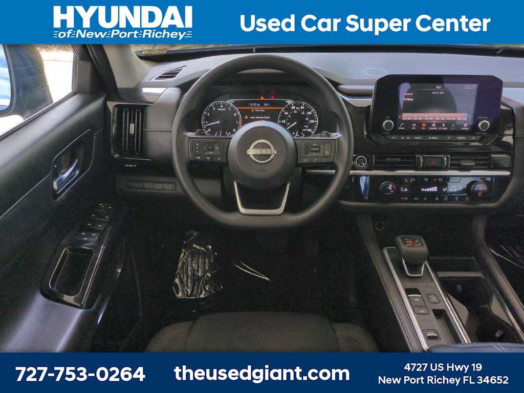Used 2022 Nissan Pathfinder S FWD image 17