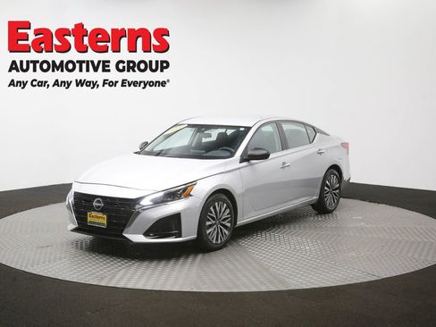 Used 2024 Nissan Altima 2.5 SV FWD image 54