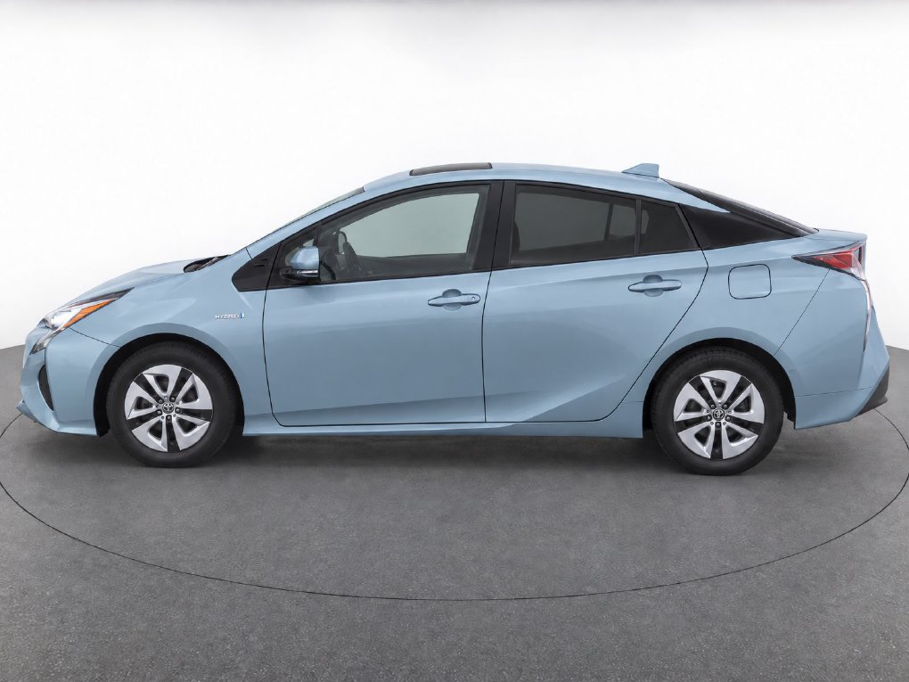 Used 2018 Toyota Prius Three w/ Advanced Technology Package FWD image 8