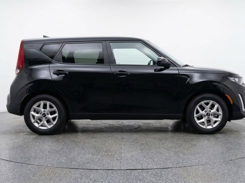Used 2025 Kia Soul LX w/ LX Technology Package FWD image 11