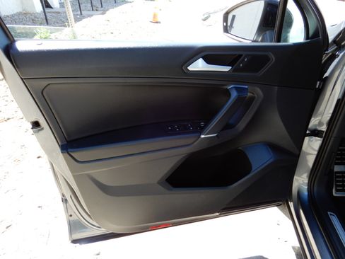 Used 2020 Volkswagen Tiguan SE R-Line w/ 3rd Row Seat Package image 22