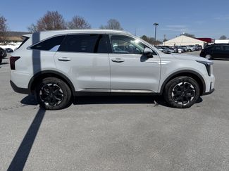 Used 2024 Kia Sorento S w/ Panoramic Sunroof Package video 2