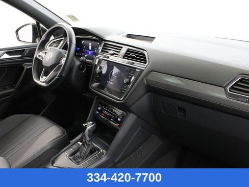 Certified 2023 Volkswagen Tiguan SE R-Line image 24