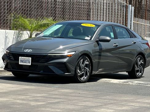 Used 2024 Hyundai Elantra Limited FWD image 8