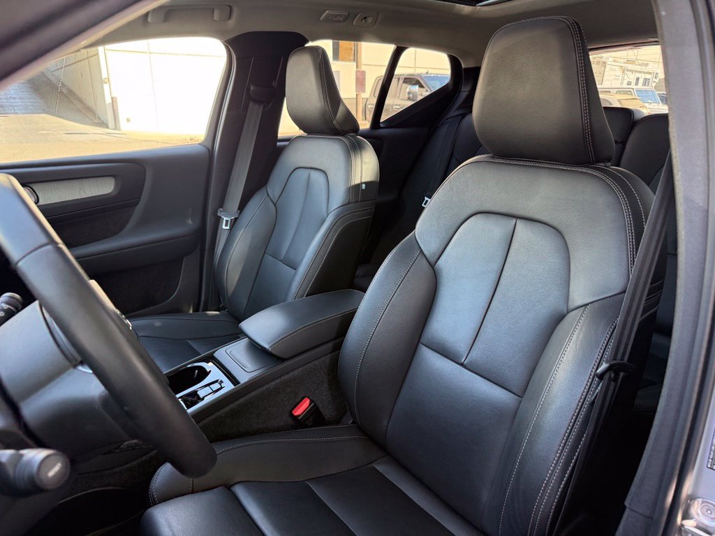 Used 2025 Volvo XC40 B5 Plus w/ Climate Package AWD/4WD image 12