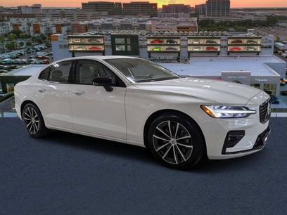 Used 2022 Volvo S60 B5 Momentum w/ Premium Package