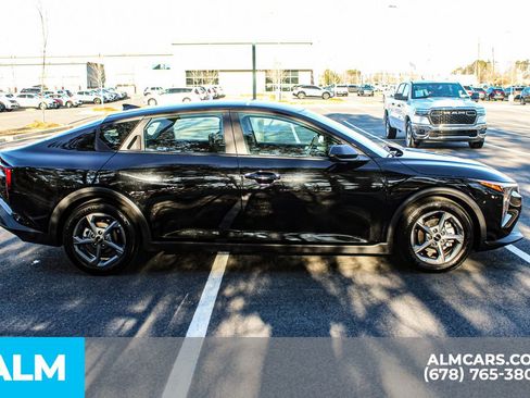 Used 2025 Kia K4 LXS image 8