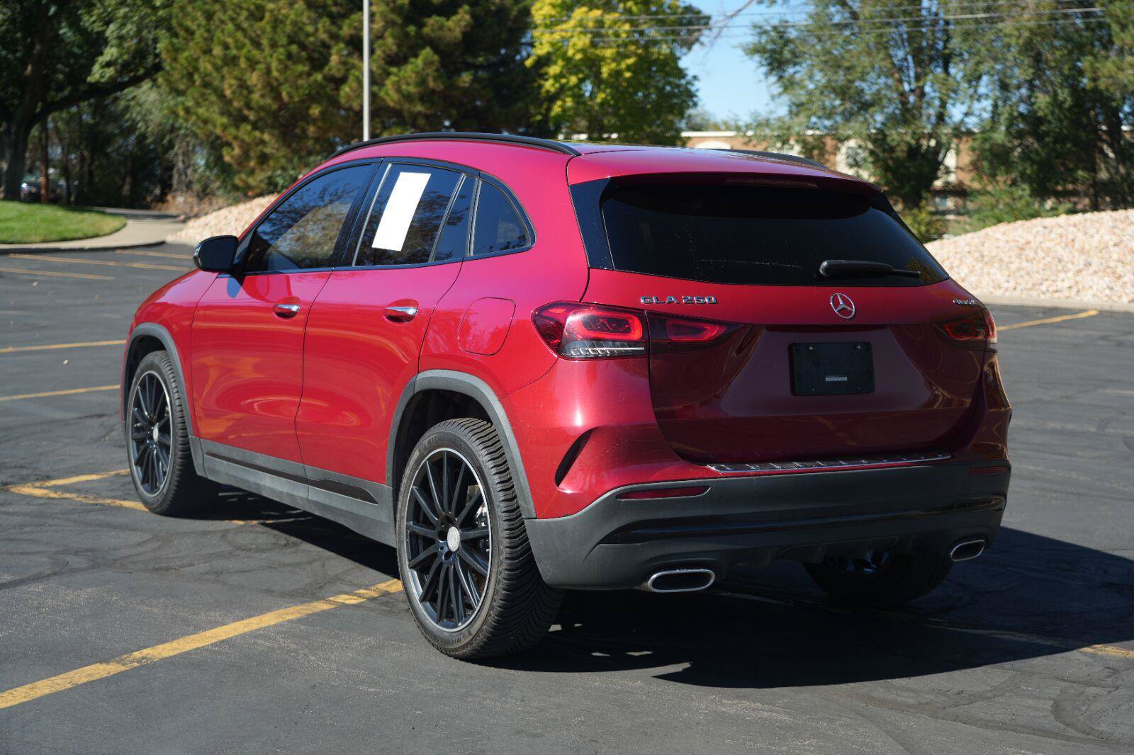 Used 2021 Mercedes-Benz GLA 250 4MATIC image 3