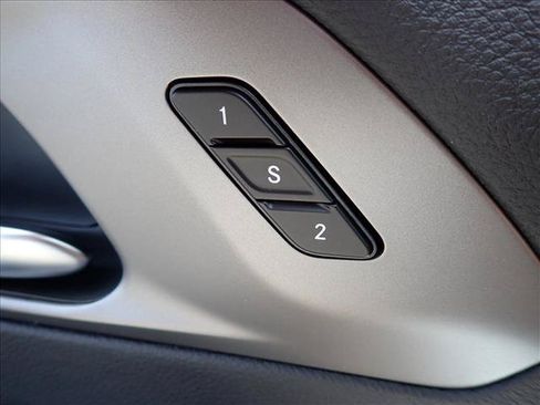 New 2027 Chrysler Pacifica Limited AWD/4WD image 18
