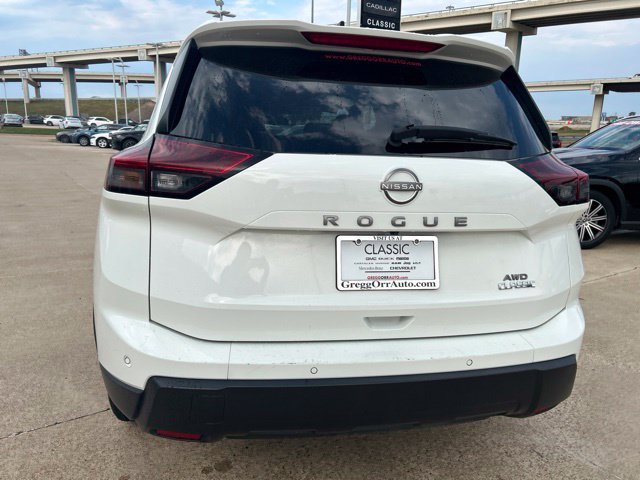 Used 2024 Nissan Rogue S AWD/4WD image 7
