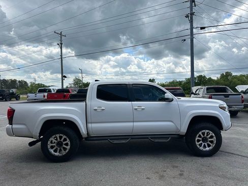Used 2019 Toyota Tacoma SR5 RWD image 6