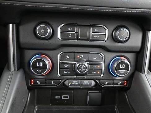 Used 2024 Chevrolet Tahoe LT RWD image 26