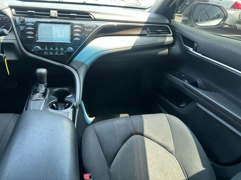 Used 2019 Toyota Camry LE FWD image 13
