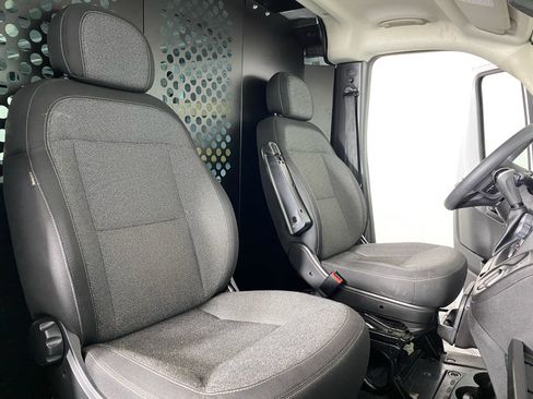 Used 2025 RAM ProMaster 2500 w/ U-Haul Equipment Group FWD image 15