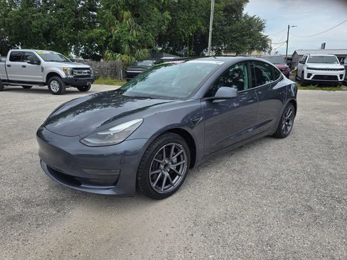 Used 2023 Tesla Model 3 Standard Range RWD image 2