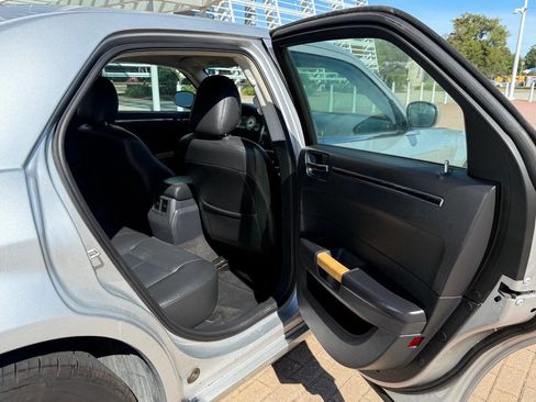 Used 2008 Chrysler 300 Limited image 17