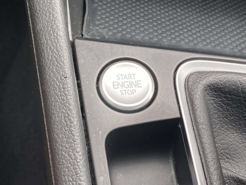 Used 2024 Volkswagen Jetta SE FWD image 25