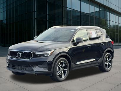 Used 2023 Volvo XC40 B5 Core