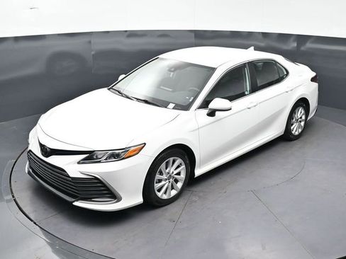 Used 2024 Toyota Camry LE FWD image 30