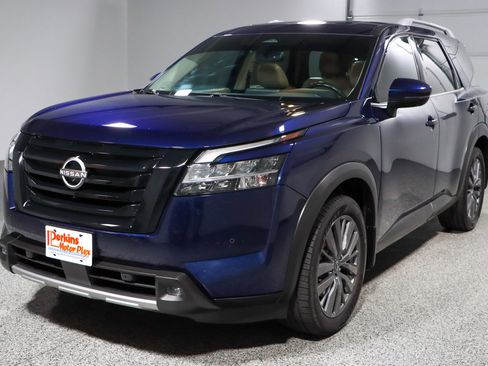 Used 2022 Nissan Pathfinder SL w/ SL Premium Package image 34