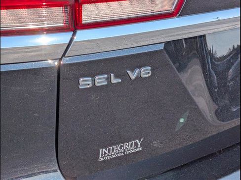 Used 2022 Volkswagen Atlas SEL R-Line image 23