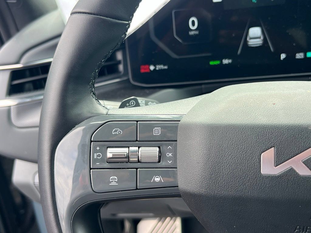 Certified 2024 Kia EV9 GT-Line AWD/4WD image 21