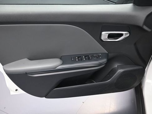 New 2025 Kia K4 FWD image 10