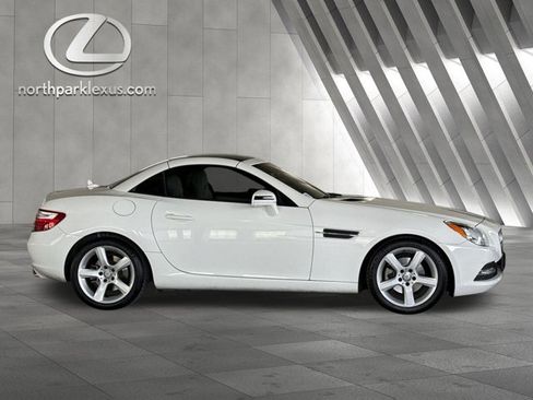 Used 2015 Mercedes-Benz SLK 250 image 4