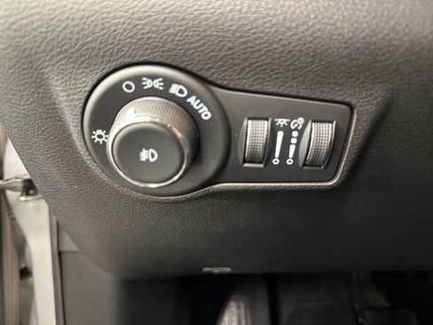 Used 2023 Jeep Compass Limited AWD/4WD image 25