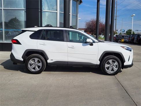 Used 2025 Toyota RAV4 XLE image 44