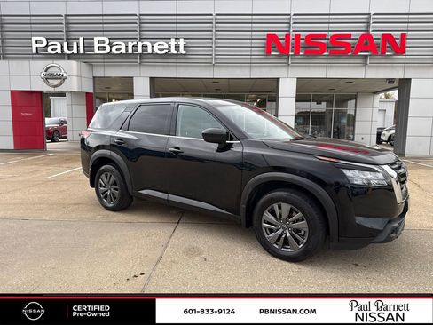 Certified 2023 Nissan Pathfinder S image 1