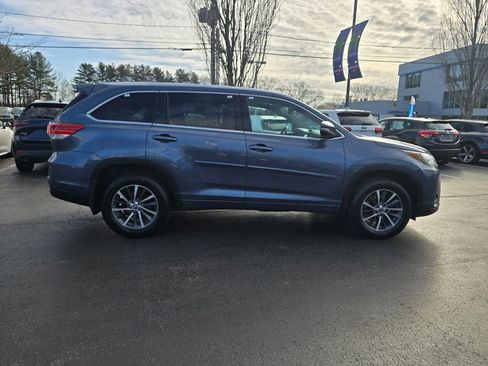 Certified 2017 Toyota Highlander XLE w/ Protection Package #3 image 8