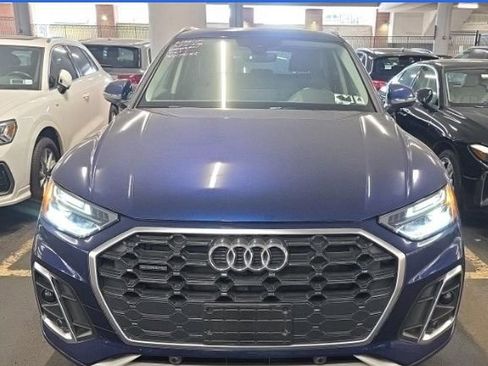 Used 2023 Audi Q5 2.0T Premium w/ Convenience Package image 2