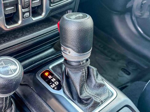 Used 2021 Jeep Wrangler Unlimited Sahara AWD/4WD image 18