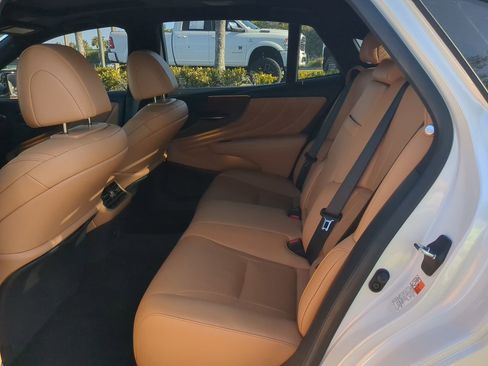 Used 2023 Lexus LS 500 w/ Accessory Package (Z2) image 14