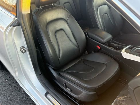 Used 2010 Audi A5 2.0T Premium image 12