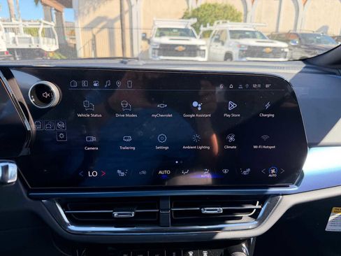 New 2026 Chevrolet Equinox EV LT image 30