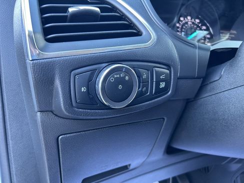 Used 2024 Ford Edge Titanium image 18