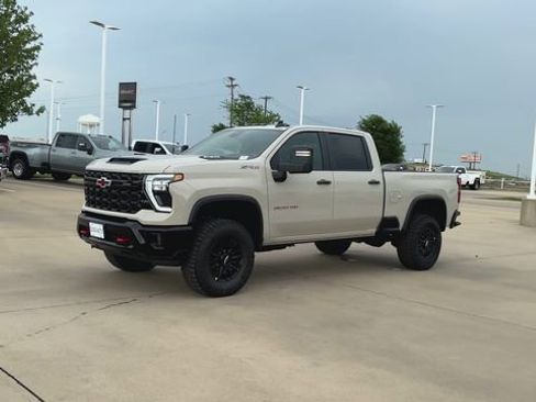 New 2026 Chevrolet Silverado 2500 ZR2 image 4