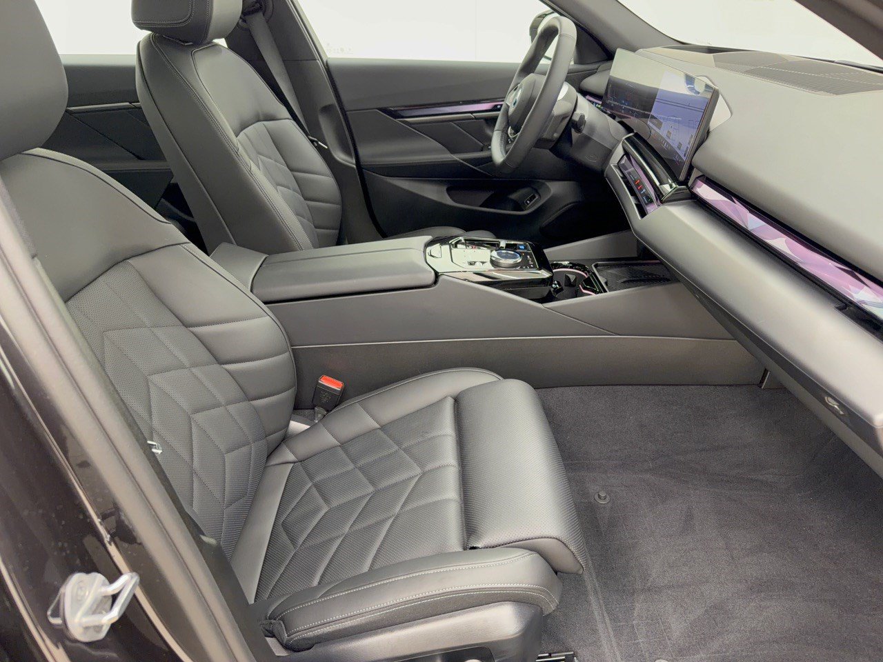Certified 2025 BMW i5 eDrive40i w/ Premium Package RWD image 30